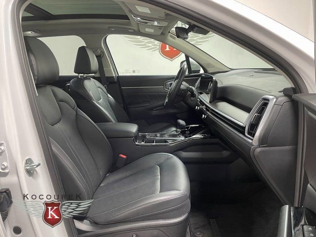 Used 2025 Kia Sorento SX image 24
