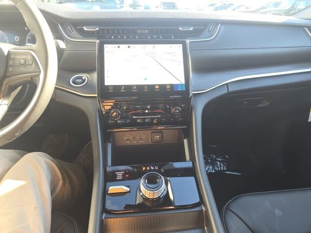 New 2025 Jeep Grand Cherokee L Limited image 25