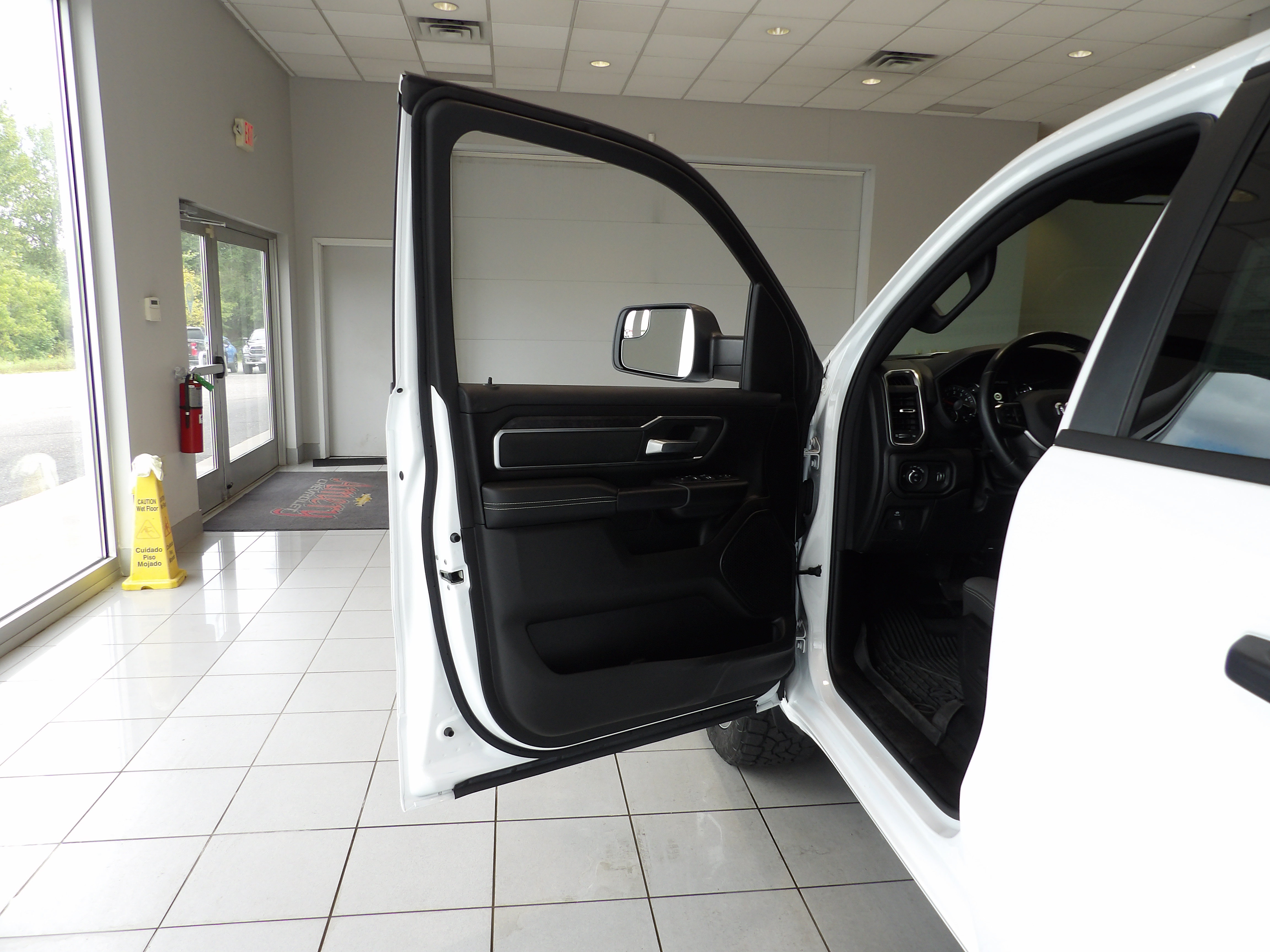 Used 2024 RAM 1500 Big Horn AWD/4WD image 7