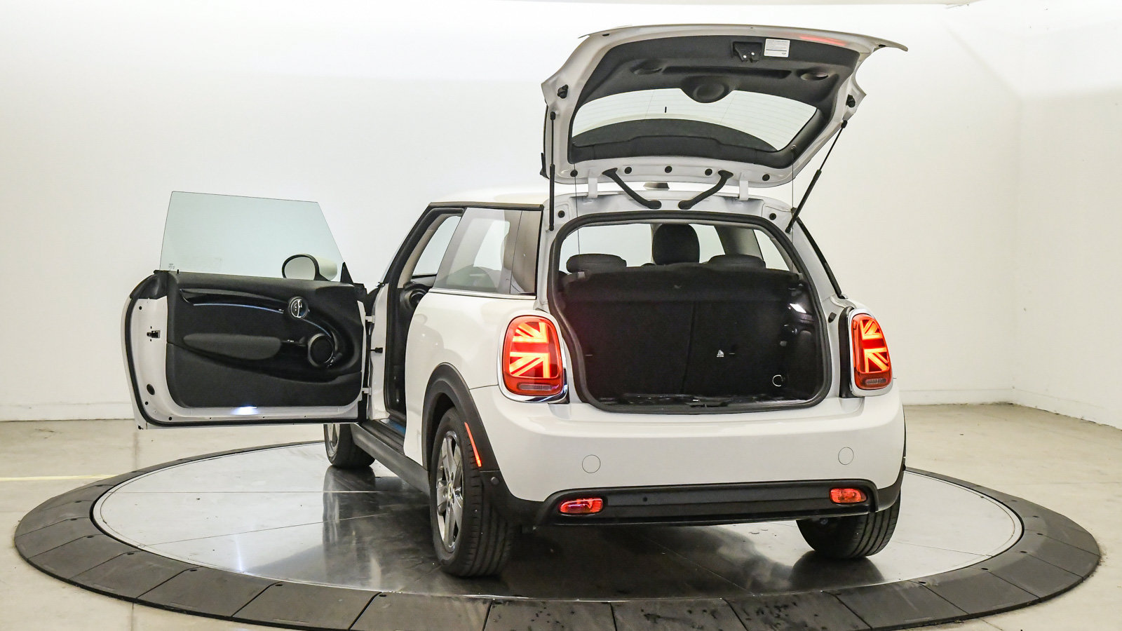 Certified 2024 MINI Cooper SE FWD image 26