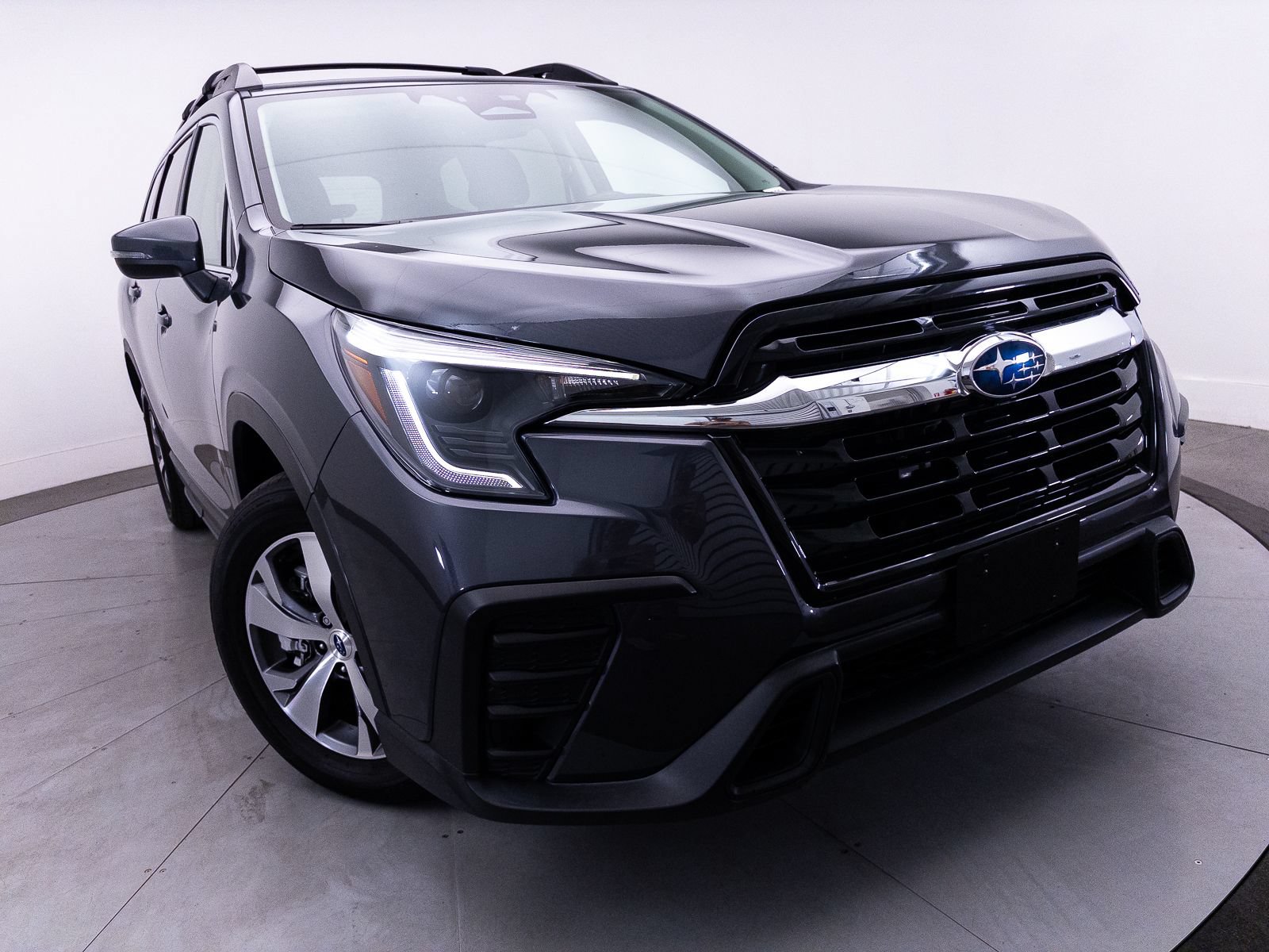 Used 2023 Subaru Ascent Premium w/ Convenience Package AWD/4WD image 3