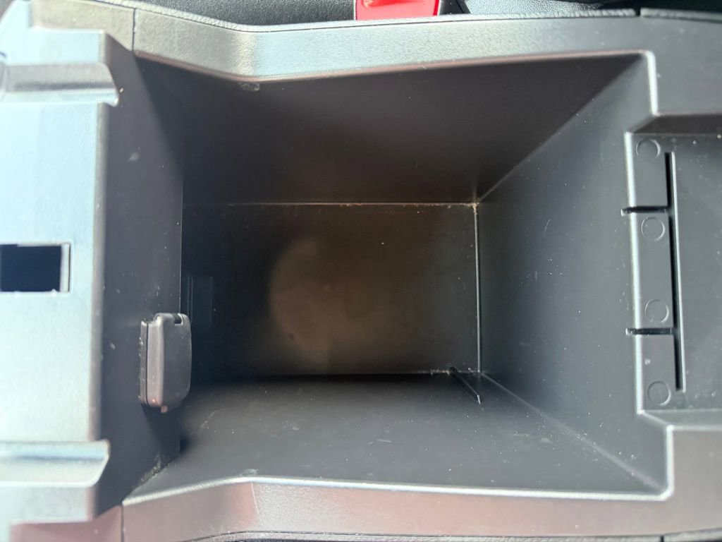 Used 2018 Ford Explorer XLT image 32