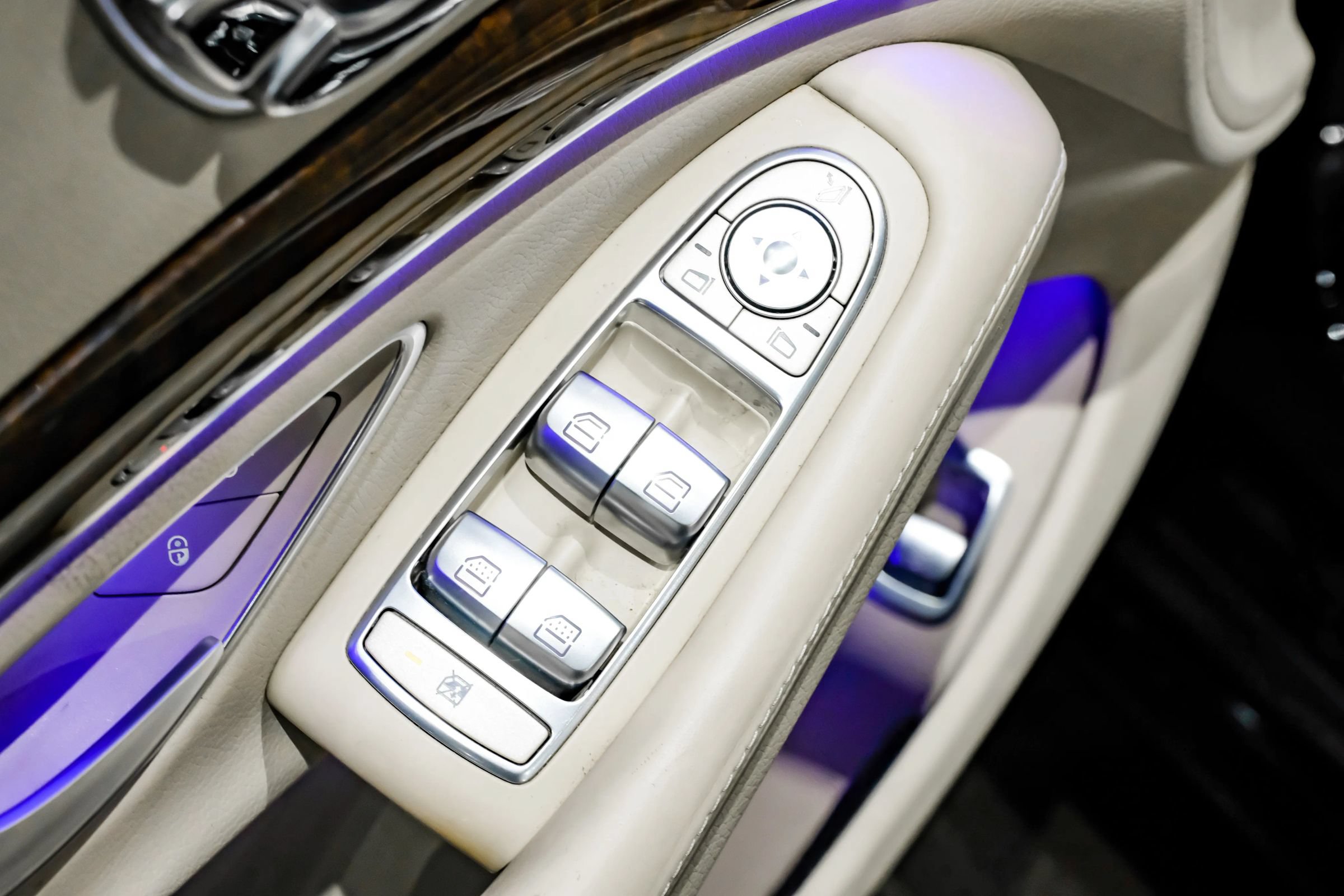 Used 2016 Mercedes-Benz S 550 Sedan image 46