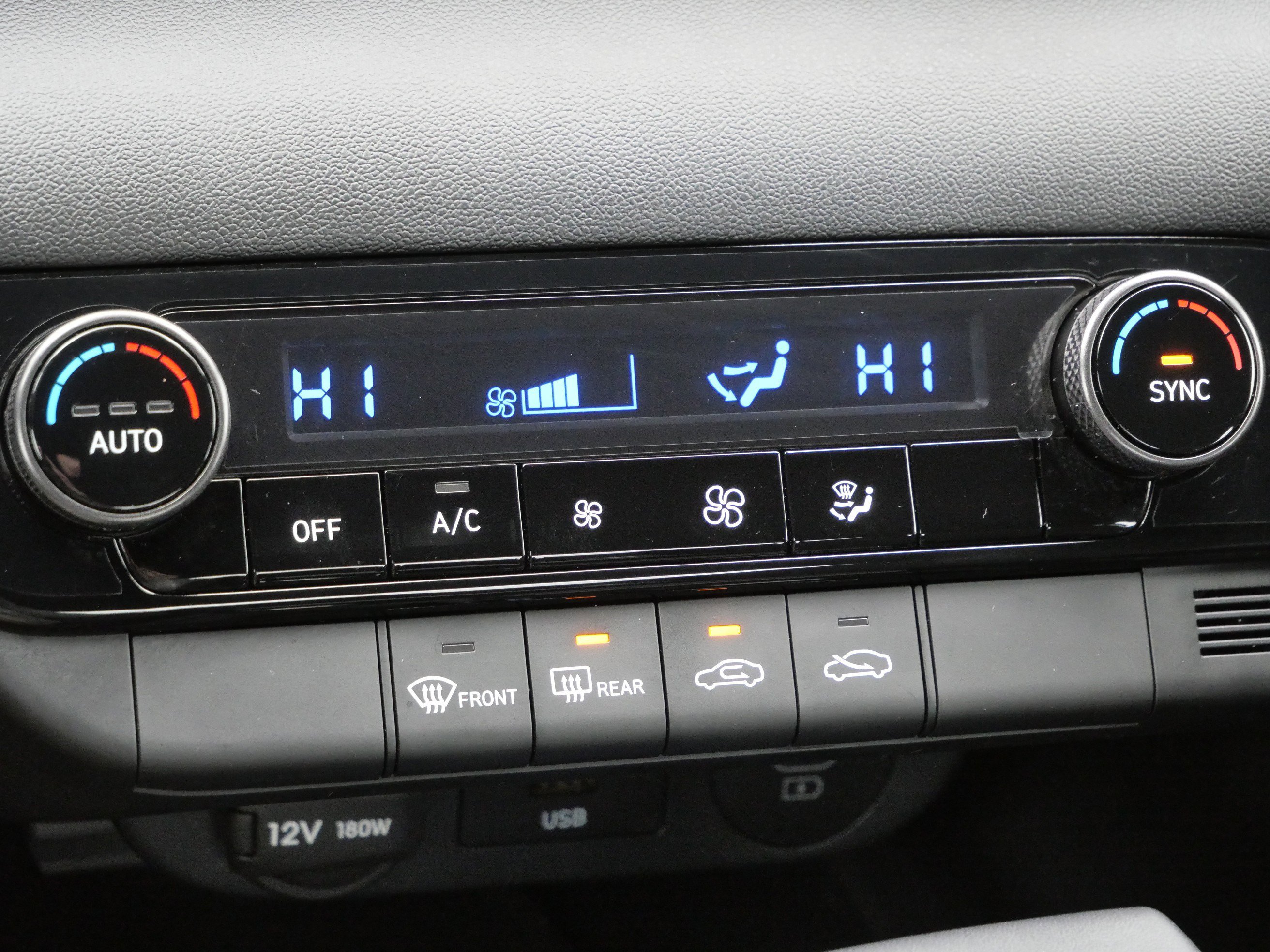 Used 2025 Hyundai Elantra Sport image 24