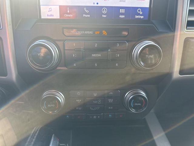 Used 2019 Ford F150 Platinum w/ Equipment Group 701A Luxury AWD/4WD image 4