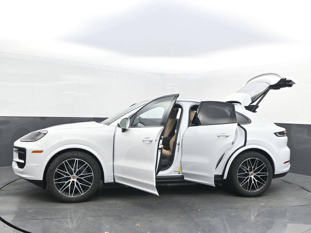 New 2025 Porsche Cayenne Coupe image 40