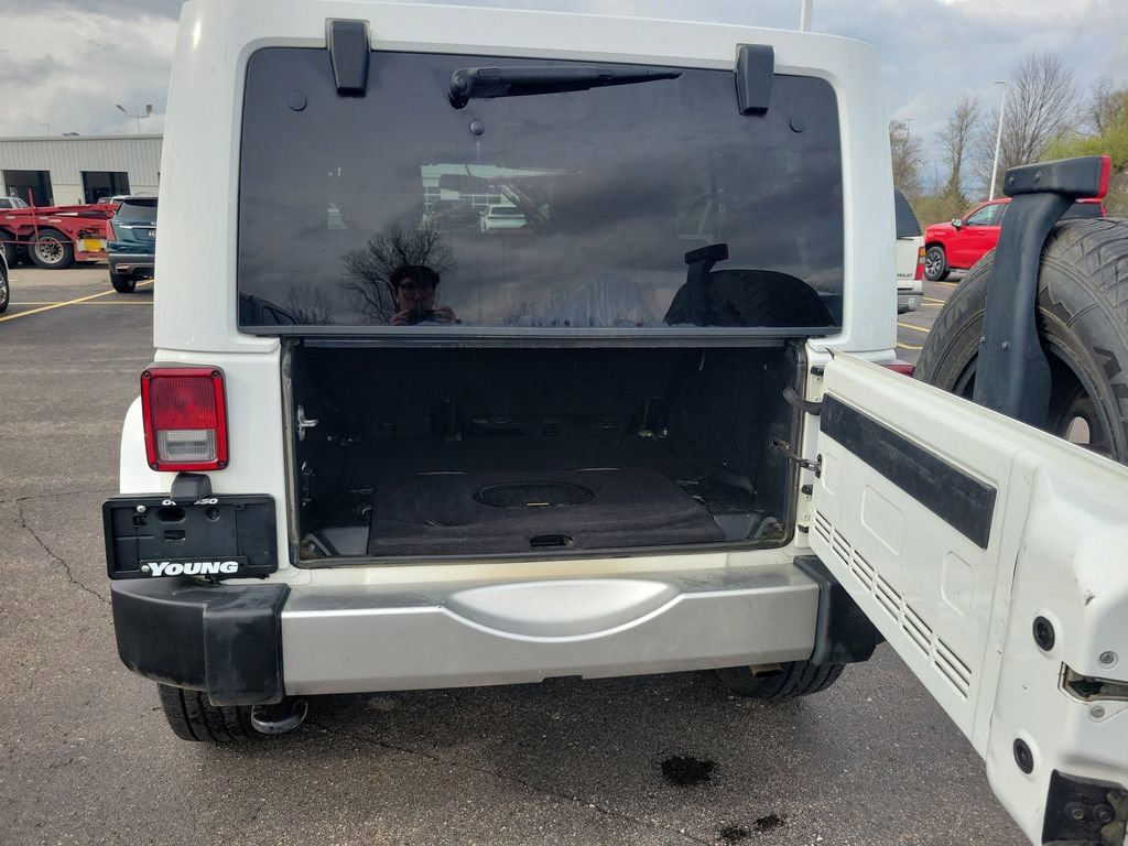 Used 2018 Jeep Wrangler Unlimited Sahara AWD/4WD image 28