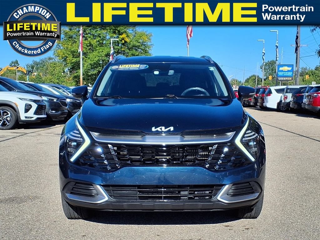 Used 2025 Kia Sportage EX AWD/4WD image 2