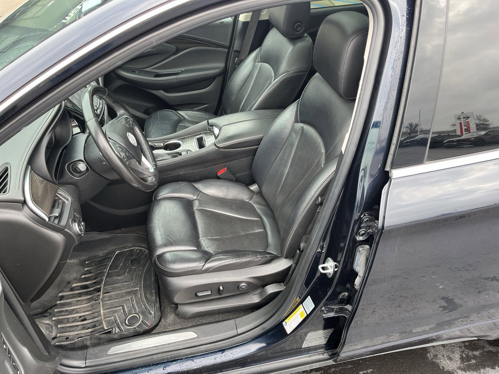 Used 2020 Buick Envision Premium w/ LPO, Interior Luxury Package image 24