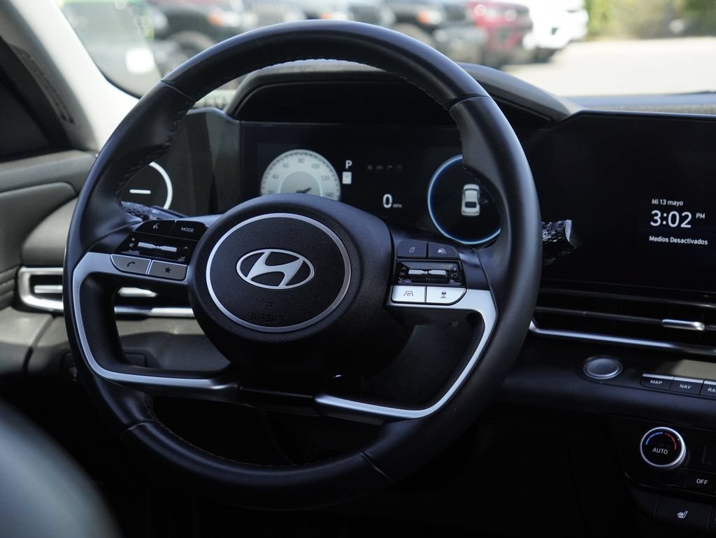 Used 2024 Hyundai Elantra Limited FWD image 28