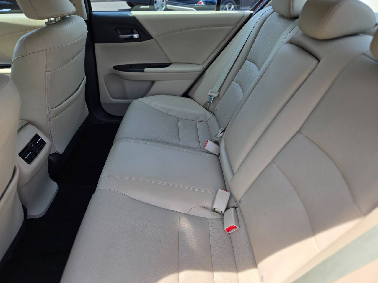 Used 2015 Honda Accord EX-L image 25