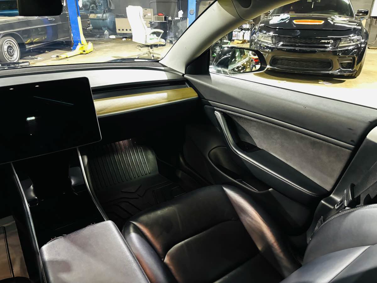 Used 2018 Tesla Model 3 Mid Range RWD image 37