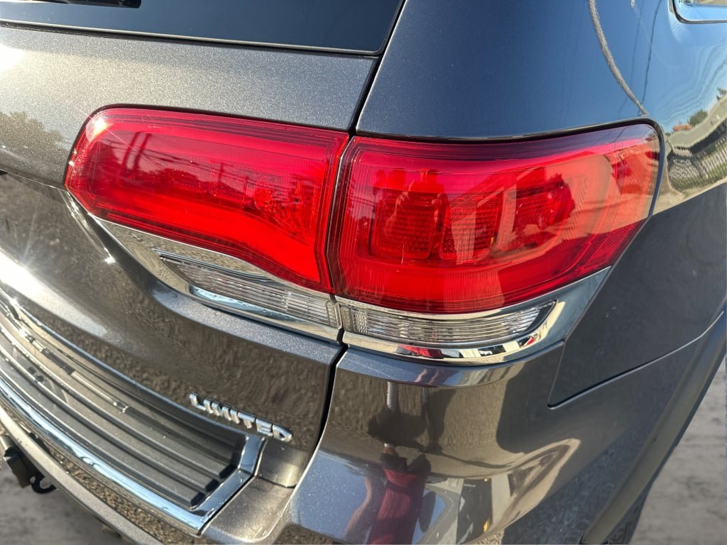 Used 2018 Jeep Grand Cherokee Limited w/ Trailer Tow Group IV AWD/4WD image 22