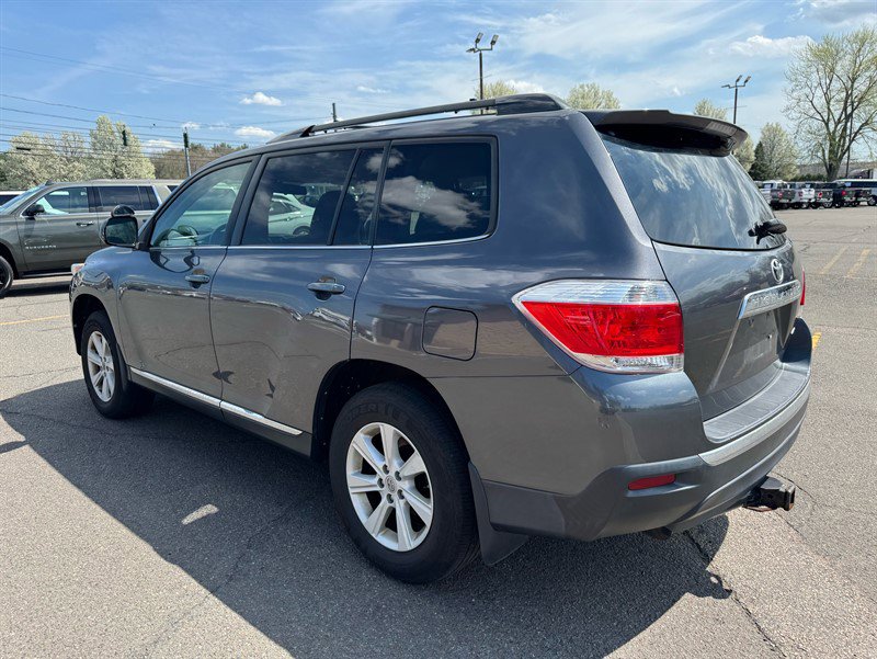Used 2012 Toyota Highlander 4WD w/ Tech Pkg image 3