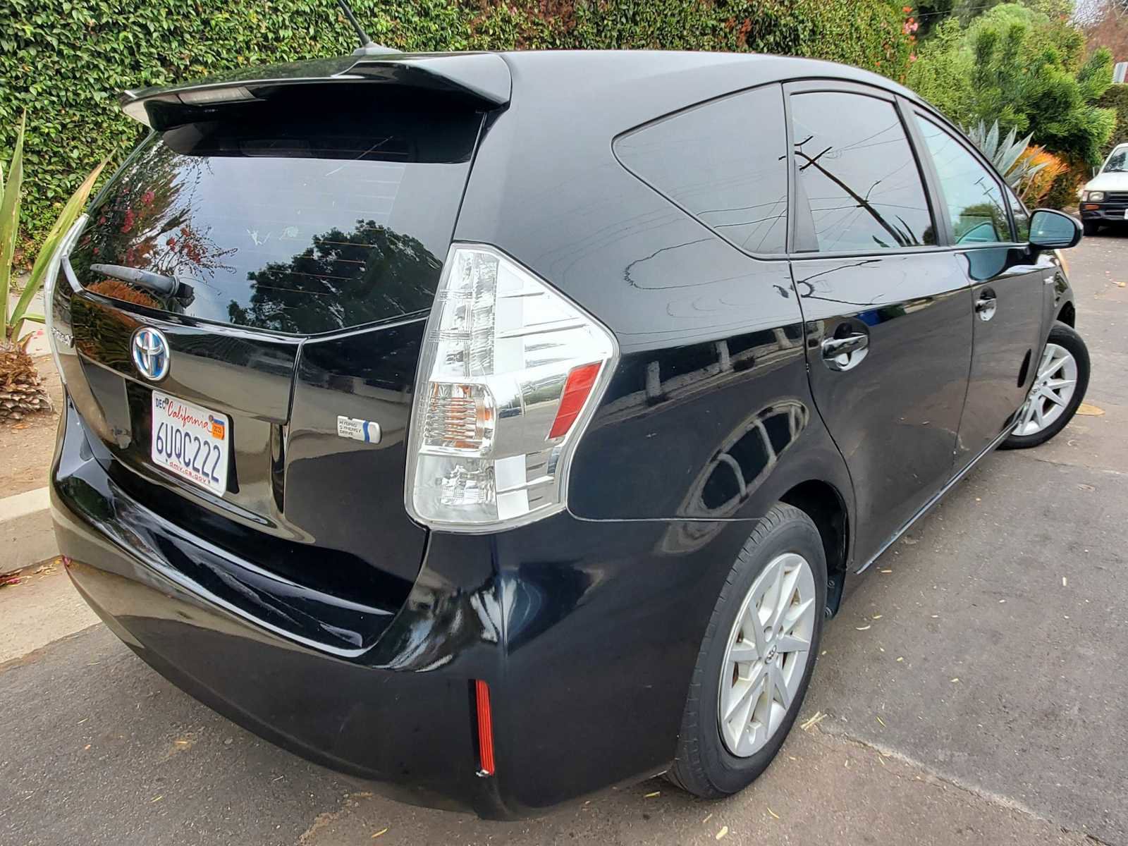 Used 2012 Toyota Prius V Three image 4