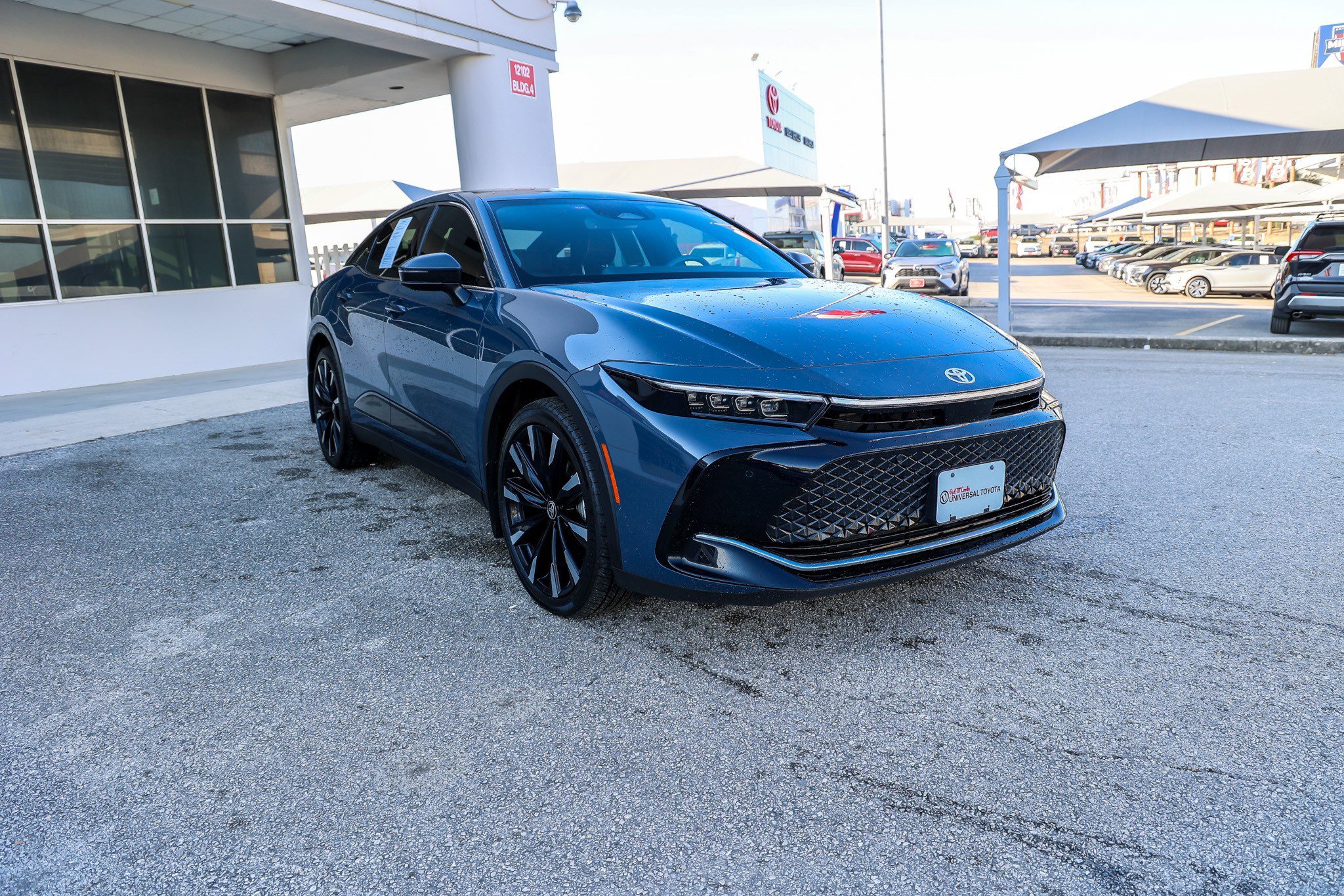 Used 2025 Toyota Crown Platinum image 5