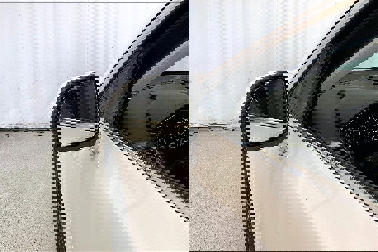 Used 2020 Lincoln MKZ Reserve w/ Monochromatic Package image 10