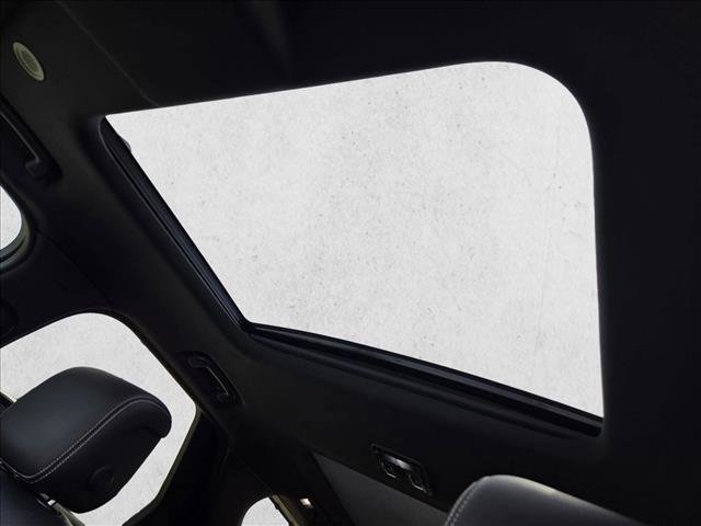 Certified 2025 Land Rover Discovery S image 16