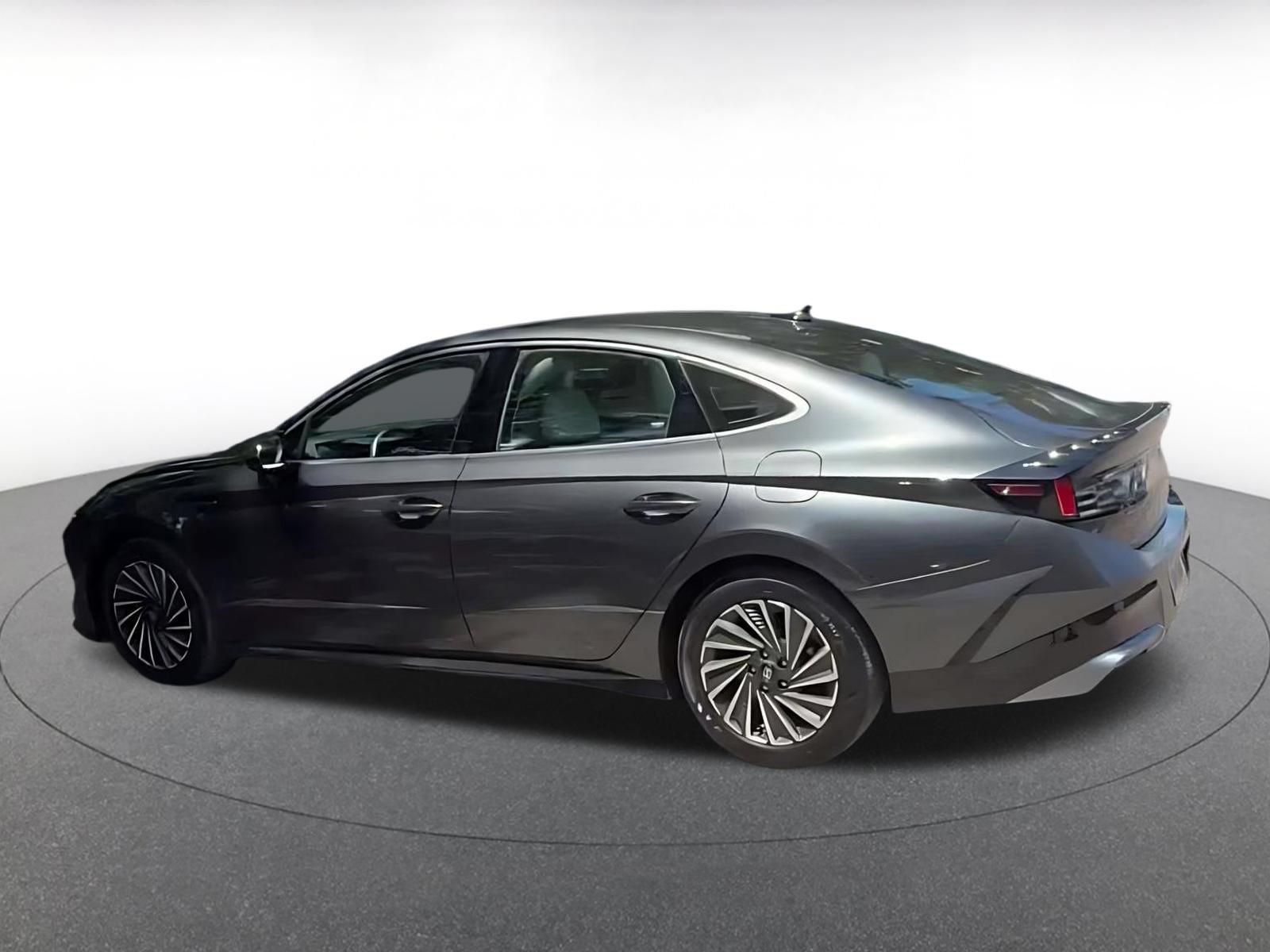 Used 2025 Hyundai Sonata SEL FWD image 15