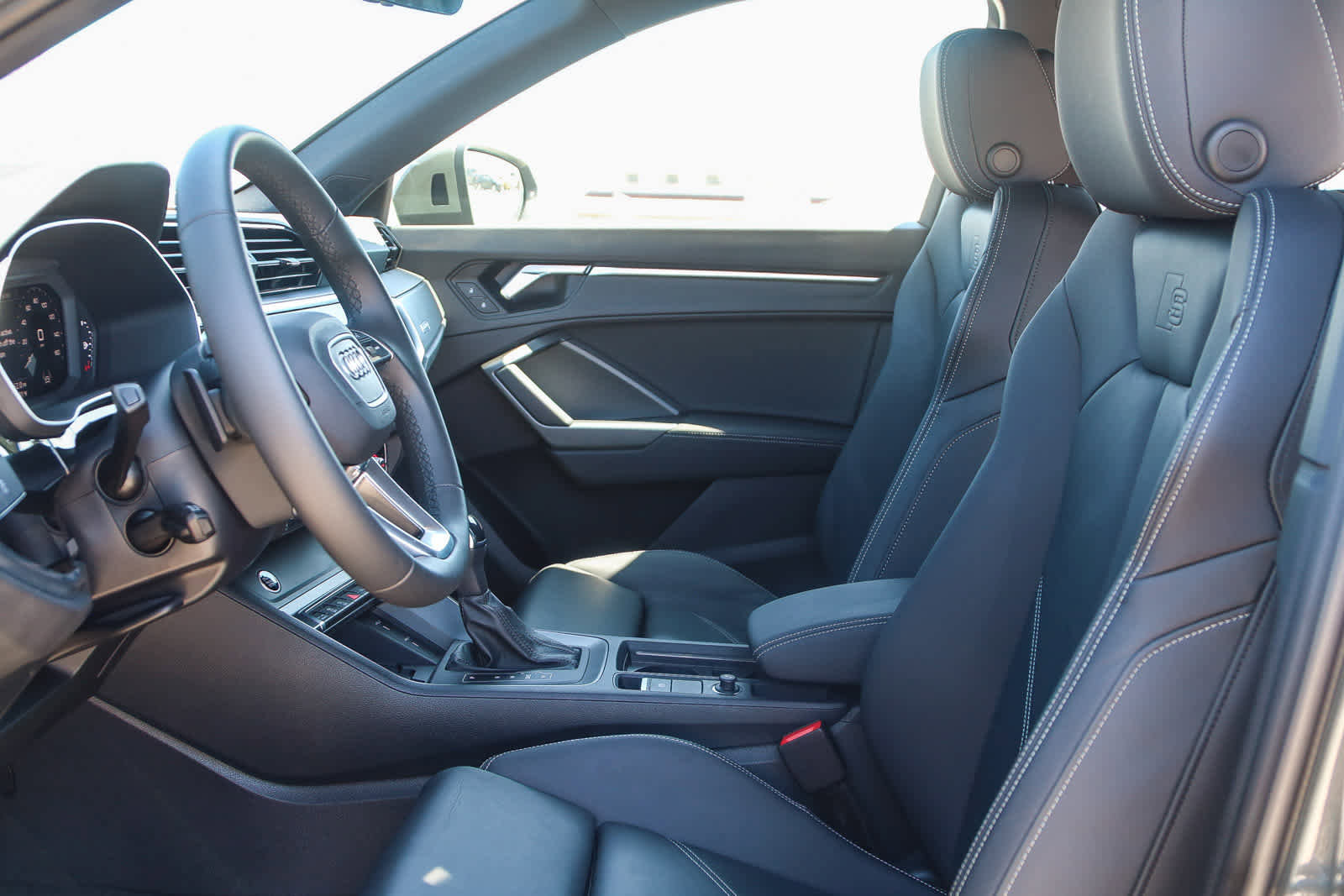 Used 2025 Audi Q3 2.0T Premium w/ Convenience Package image 25