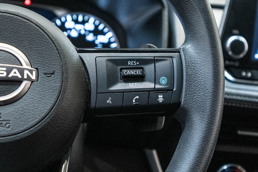 Used 2023 Nissan Rogue SV AWD/4WD image 18
