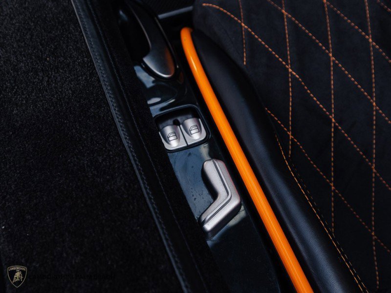 Used 2009 Mercedes-Benz SLR image 34