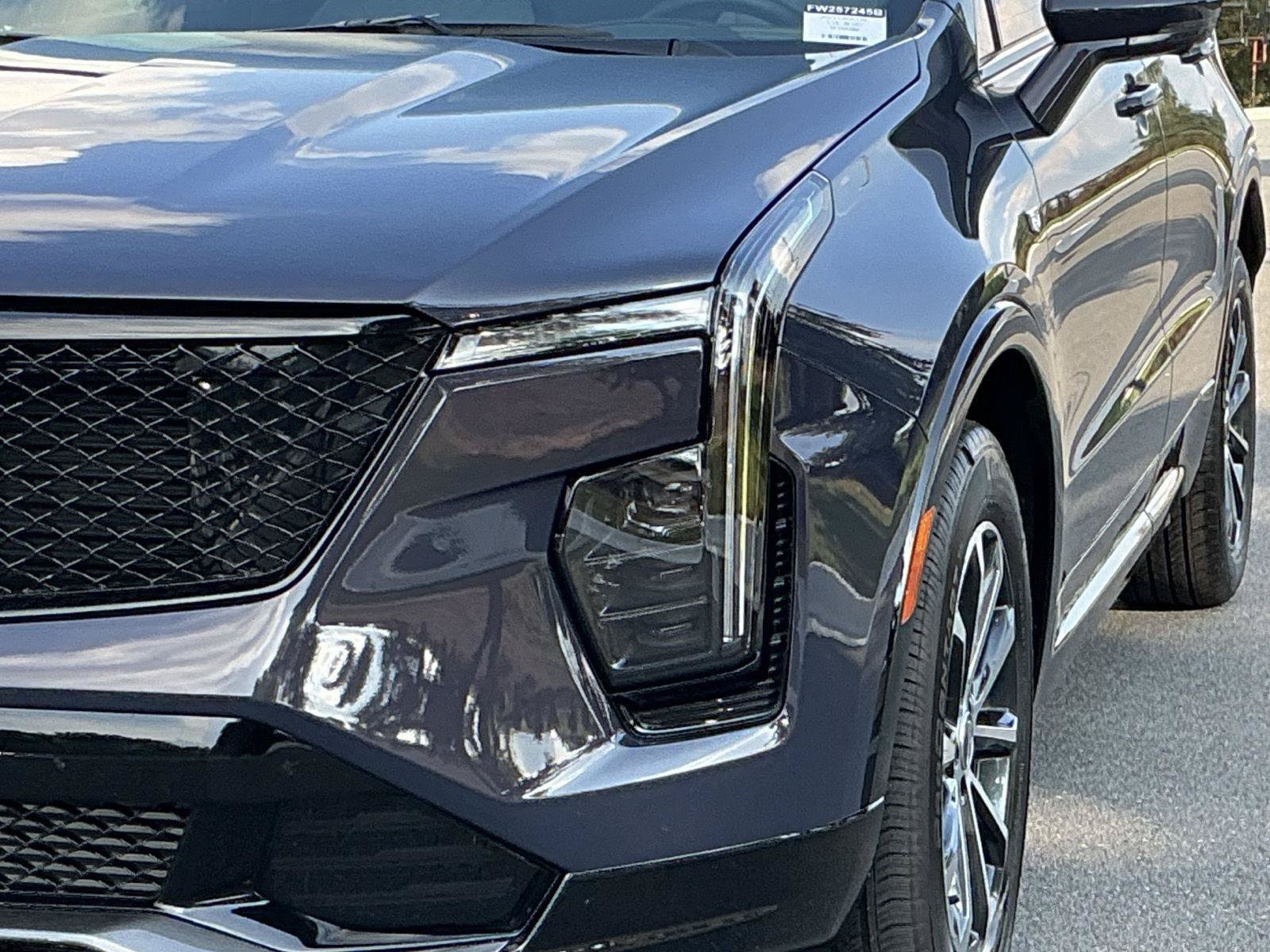 Used 2025 Cadillac XT4 Sport FWD image 11