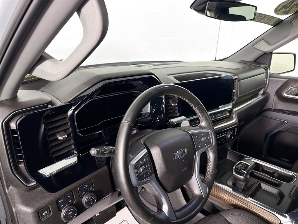 Used 2024 Chevrolet Silverado 1500 RST image 9