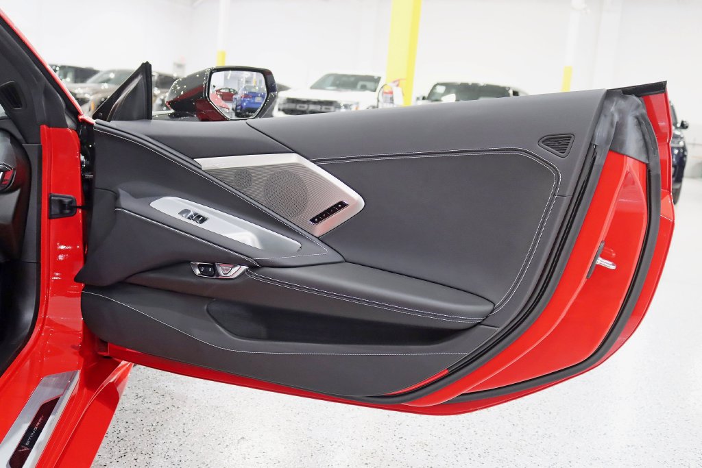 Used 2022 Chevrolet Corvette Stingray Preferred Cpe w/ Z51 Performance Package RWD image 31
