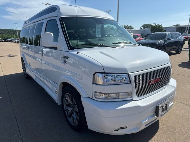 New 2026 GMC Savana 2500 Extended w/ Driver Convenience Package RWD image 1