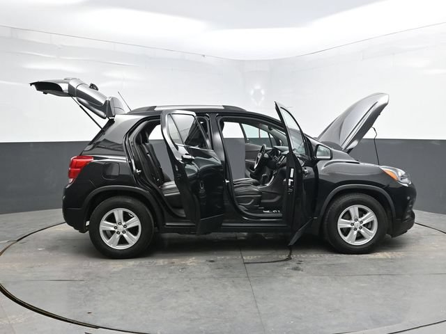 Used 2020 Chevrolet Trax LT w/ LT Convenience Package FWD image 48