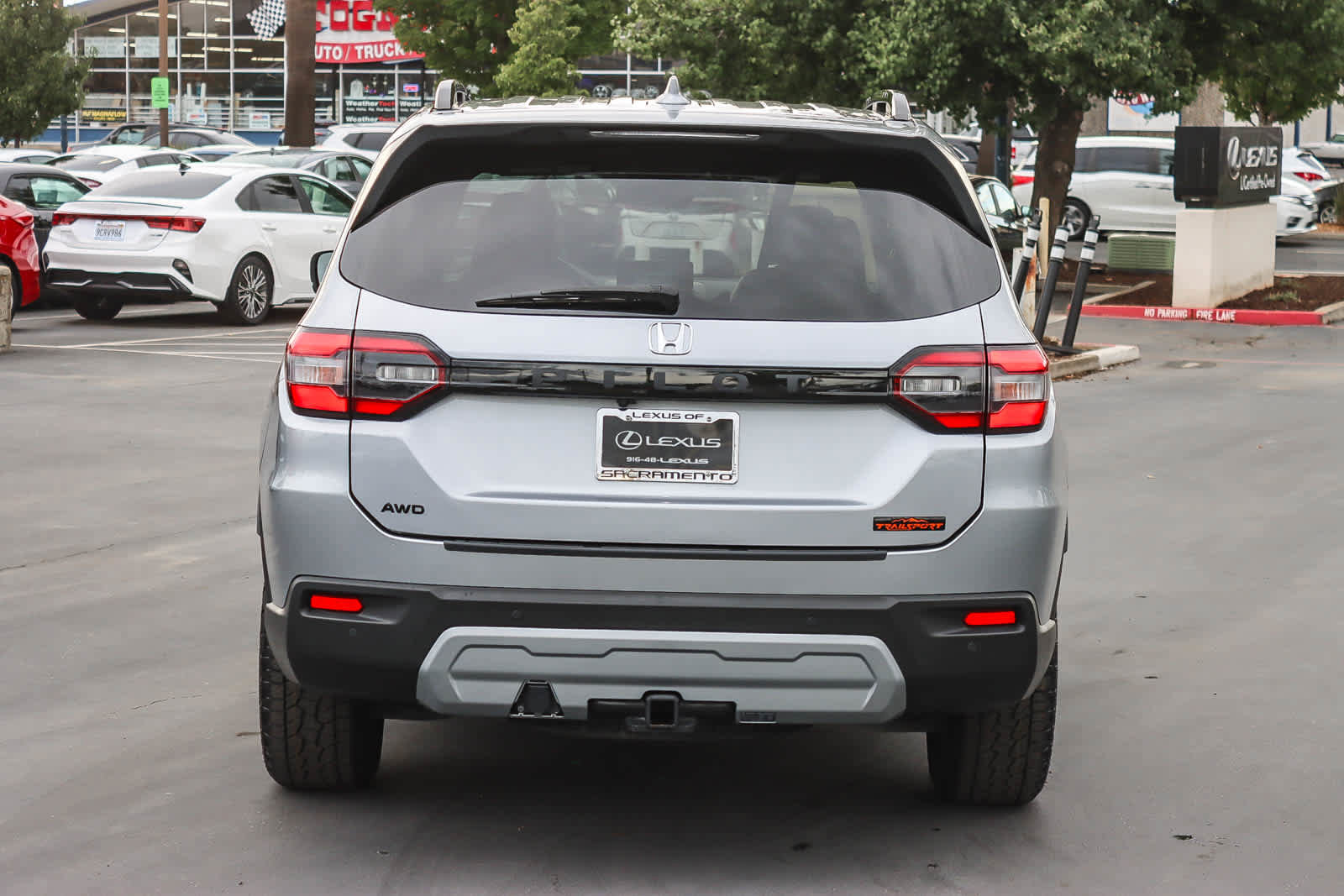 Used 2023 Honda Pilot TrailSport image 3