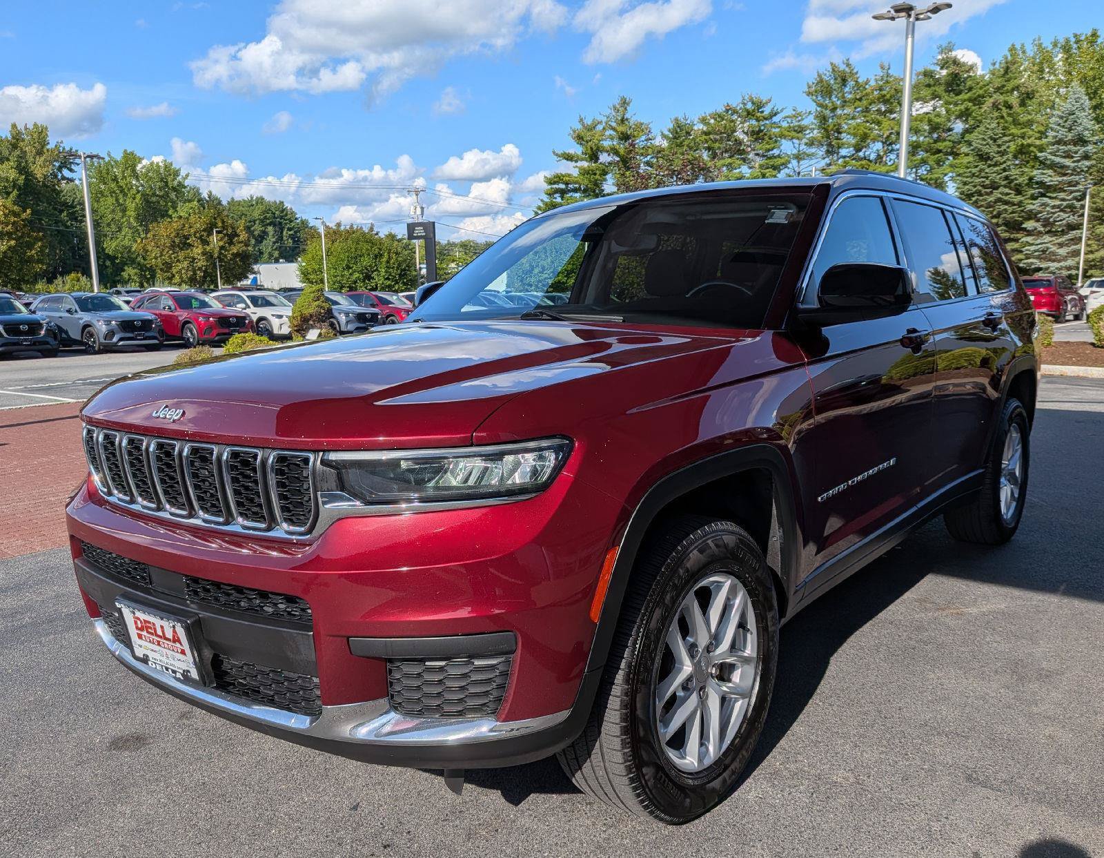 Used 2022 Jeep Grand Cherokee L Laredo w/ Luxury Tech Group I AWD/4WD image 4