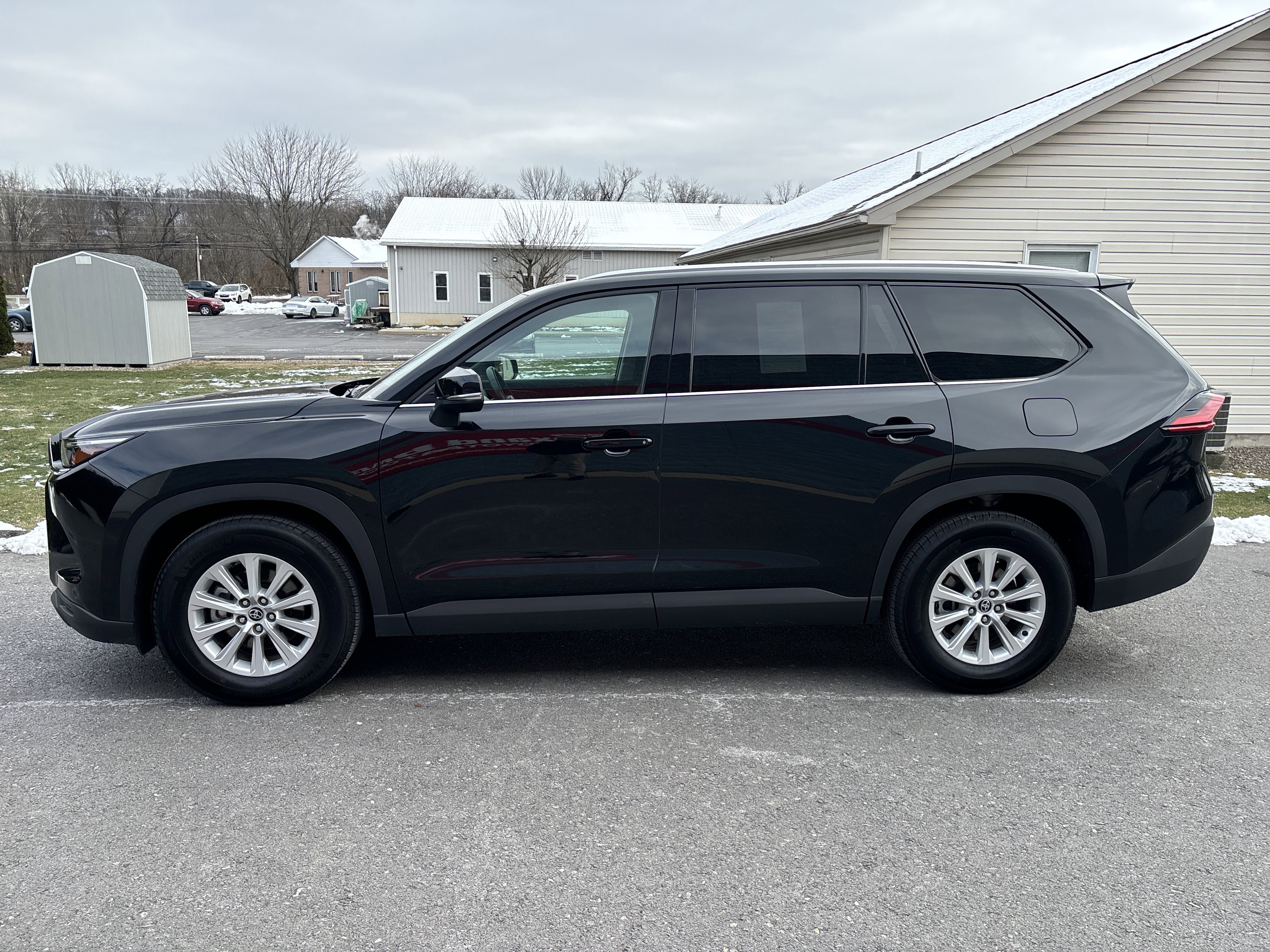 Used 2025 Toyota Grand Highlander AWD image 7