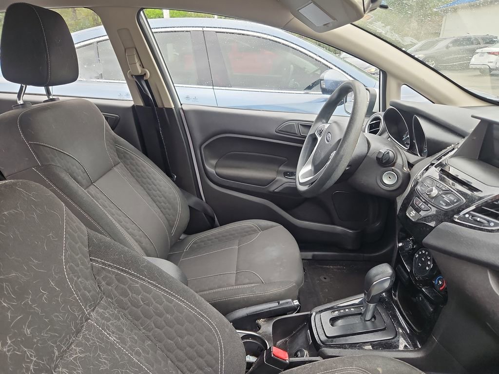 Used 2019 Ford Fiesta SE w/ Equipment Group 201A image 9