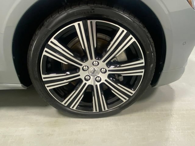 Used 2025 Volvo S90 B6 Plus AWD/4WD image 5