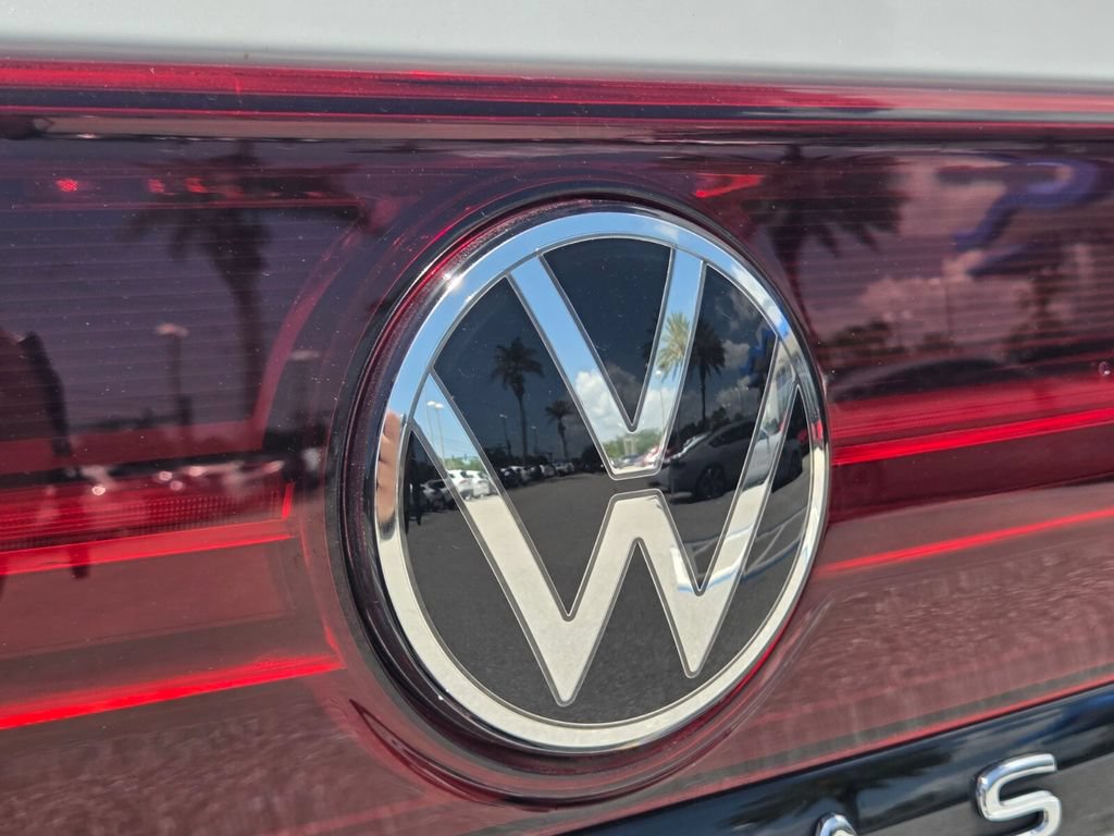 Used 2024 Volkswagen Atlas Peak Edition SEL AWD/4WD image 16