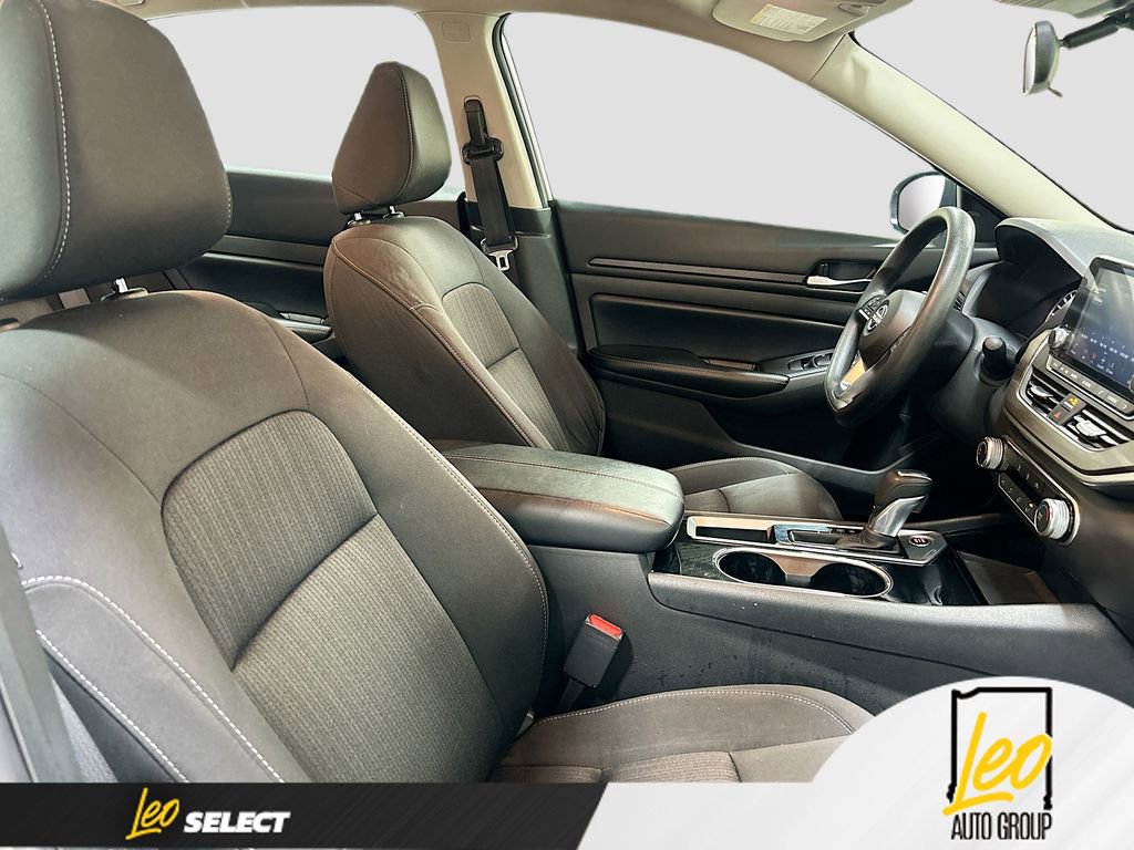 Used 2024 Nissan Altima 2.5 SV image 25