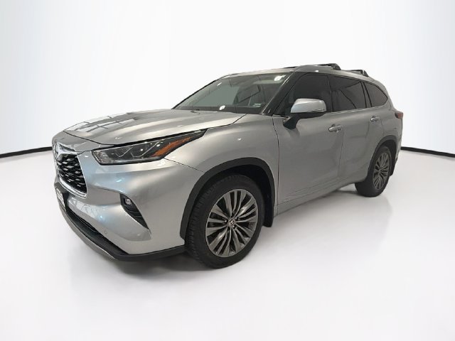 Used 2022 Toyota Highlander Platinum AWD/4WD image 3