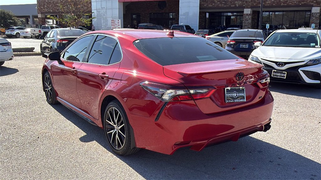 Certified 2024 Toyota Camry SE image 3
