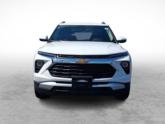 Used 2025 Chevrolet TrailBlazer LT AWD/4WD image 2