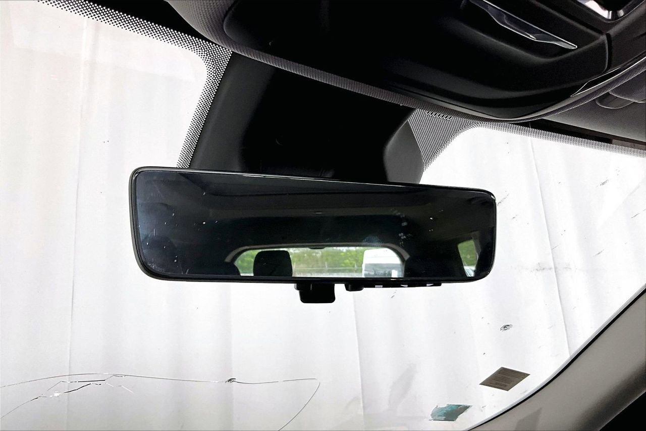 Used 2023 Jeep Grand Cherokee L Limited w/ Luxury Tech Group II image 17