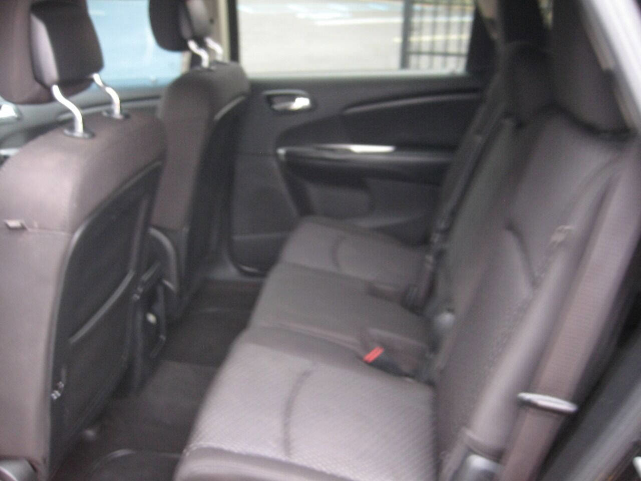 Used 2015 Dodge Journey SXT w/ Flexible Seating Group image 11