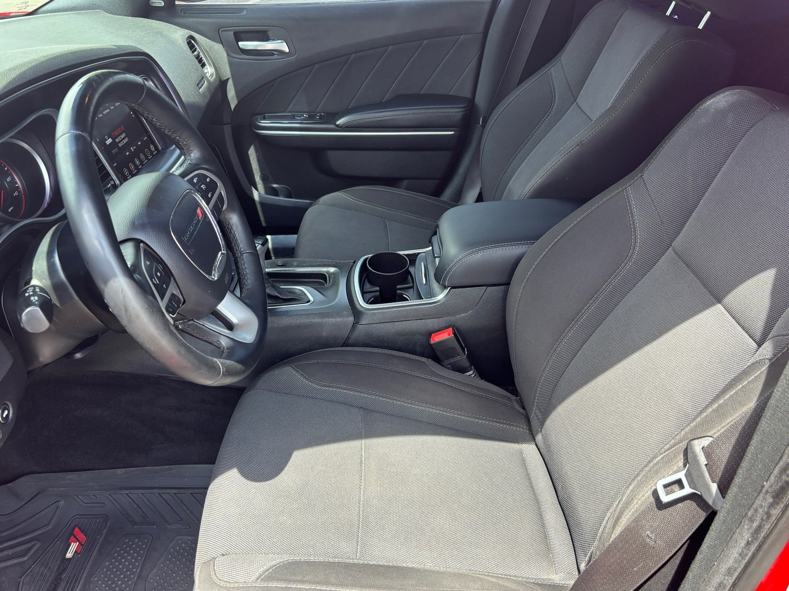 Used 2017 Dodge Charger SXT RWD image 22