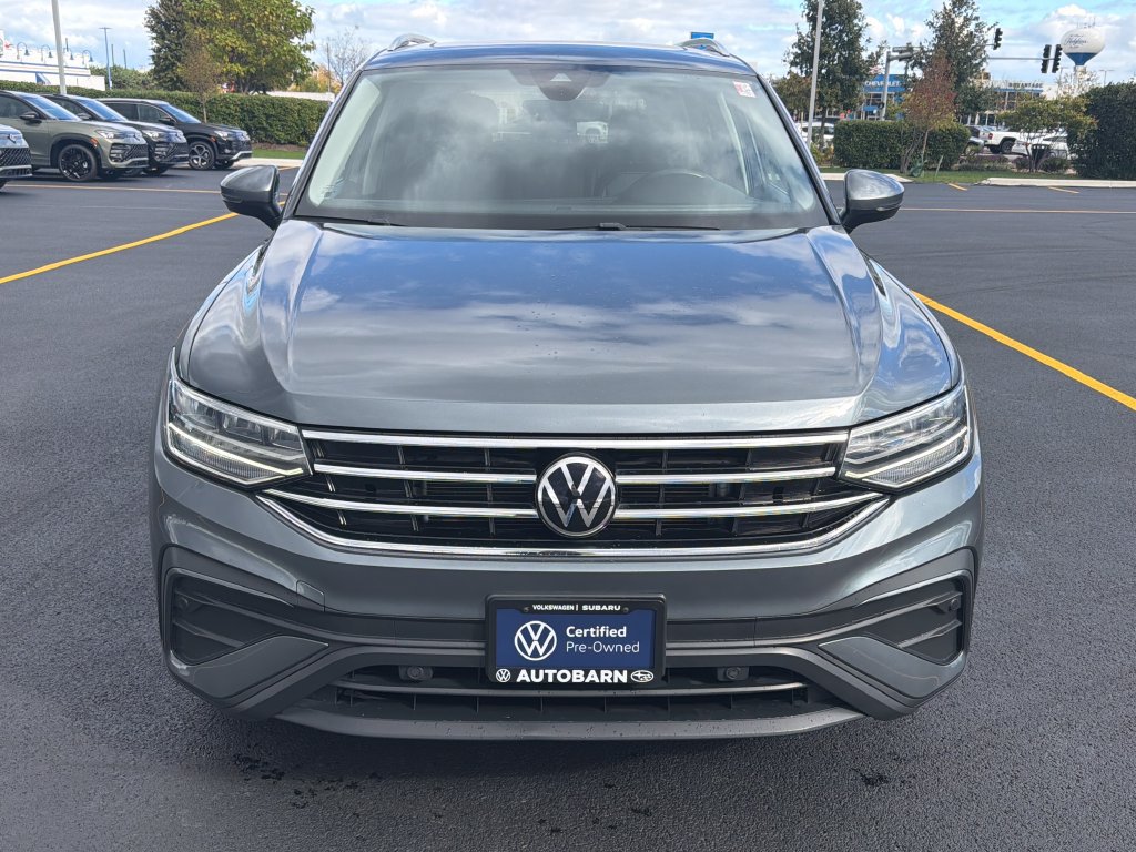 Certified 2023 Volkswagen Tiguan SE w/ Panoramic Sunroof Package FWD image 2