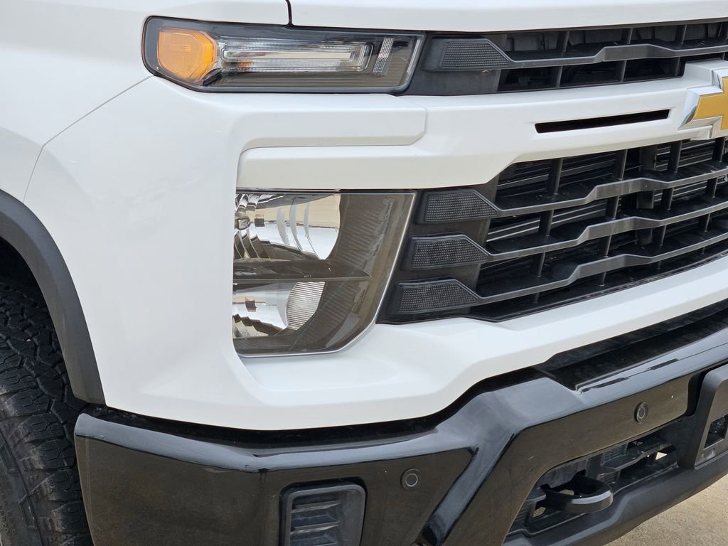 Used 2025 Chevrolet Silverado 2500 Custom w/ Custom Value Package AWD/4WD image 10