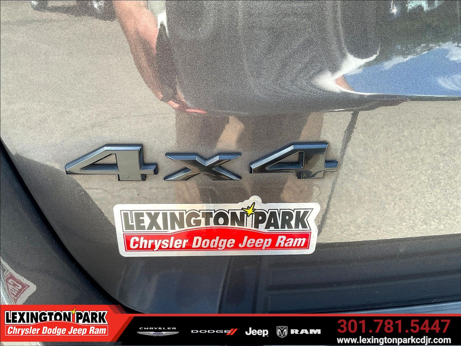 Used 2018 Jeep Grand Cherokee Altitude AWD/4WD image 23