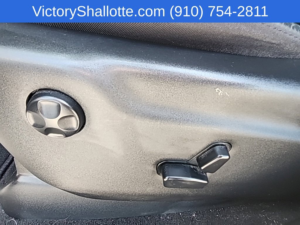 Used 2020 Dodge Durango SXT RWD image 17