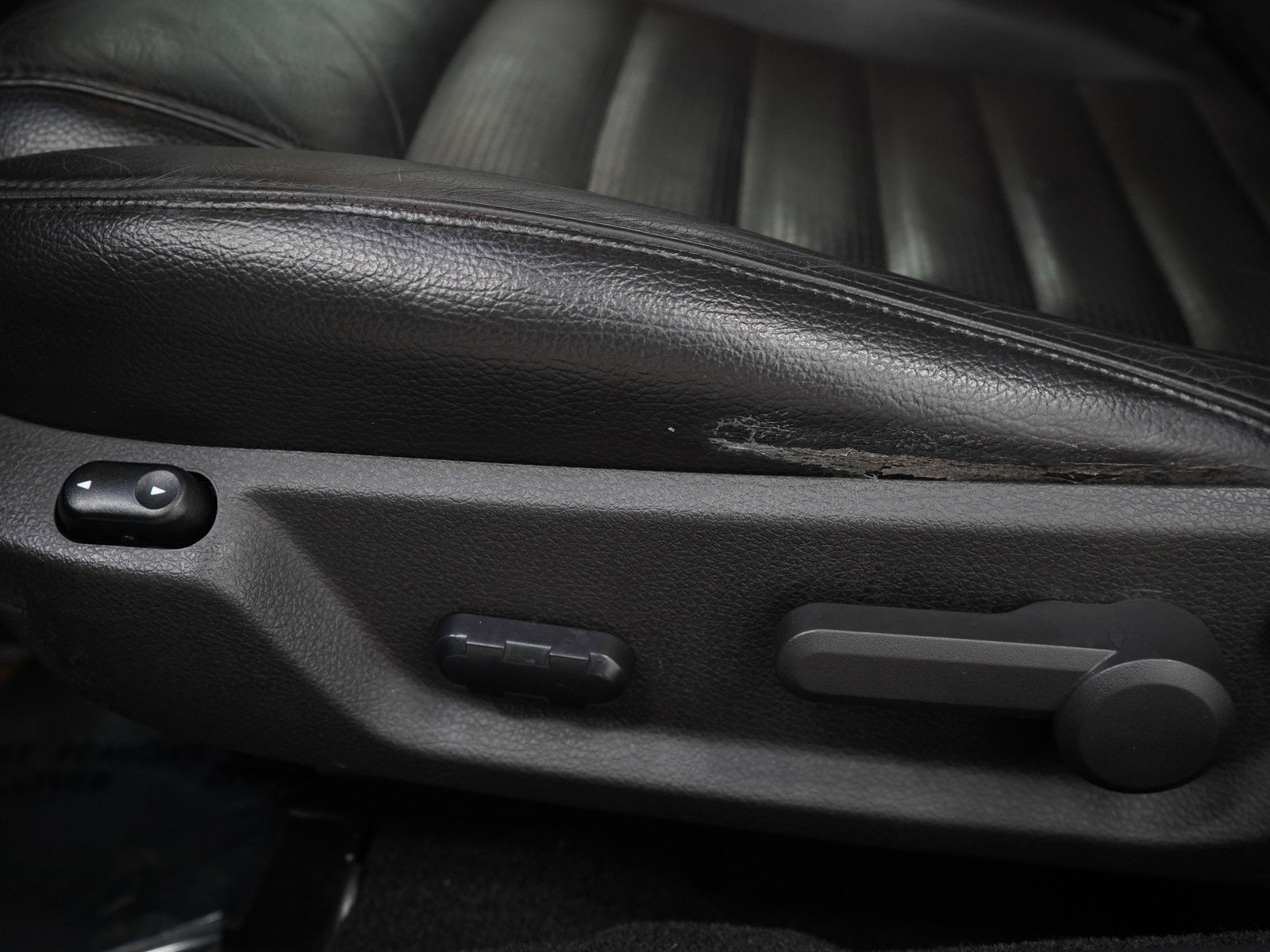 Used 2005 Ford Mustang GT Premium RWD image 17