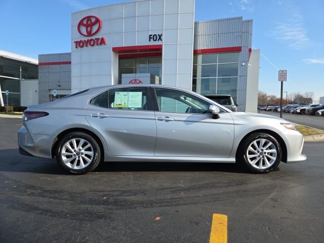 Used 2021 Toyota Camry LE image 8